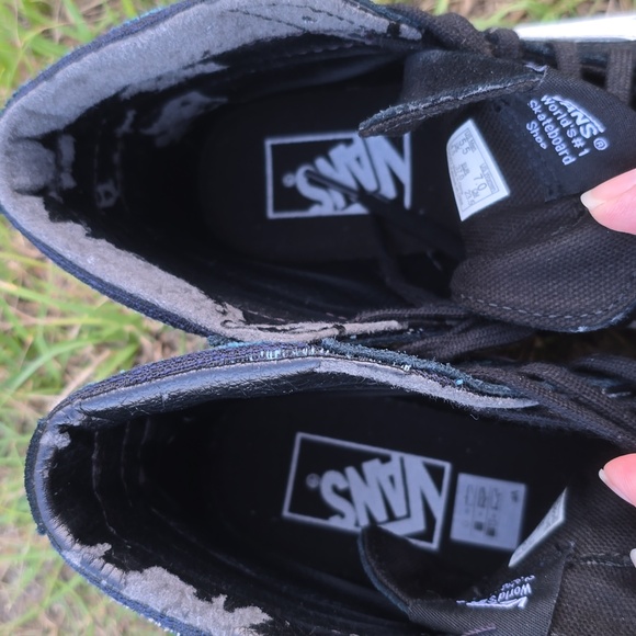 Vans - Picture 9 of 10